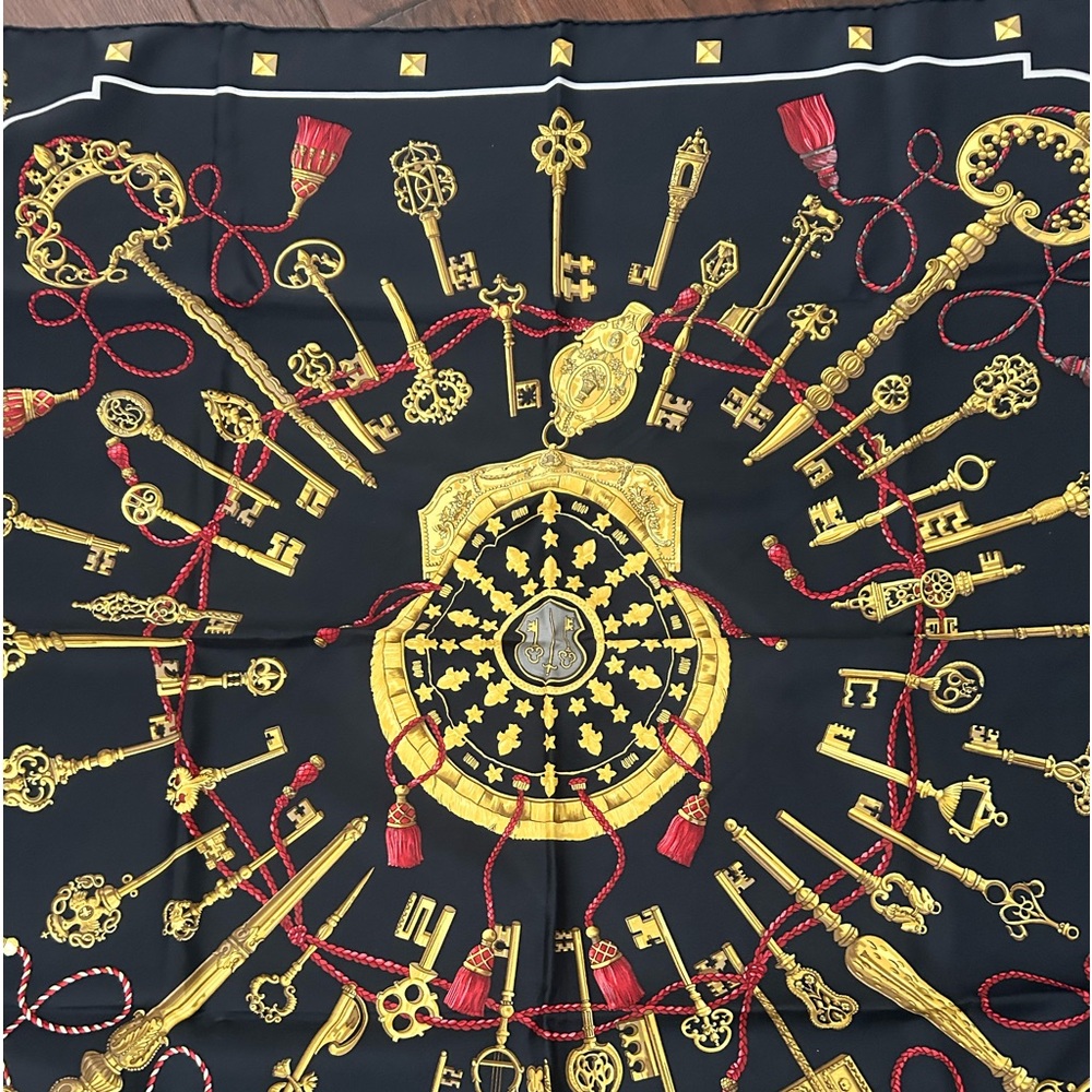 Rare Hermes Paris France Les Cles "The Keys" Key & Tassel Motif 100% Silk Scarf - Picture 2 of 7